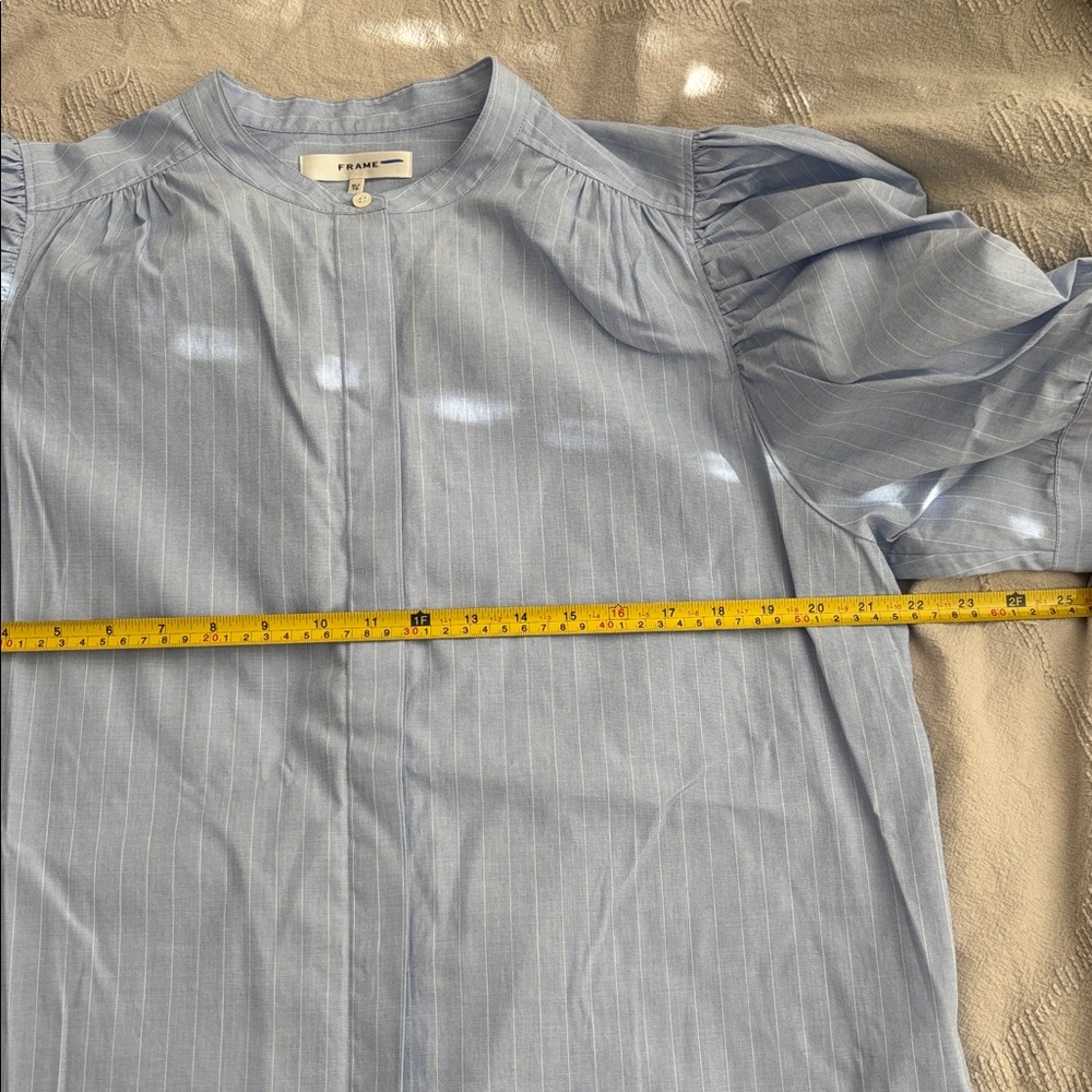 FRAME Ruched Puff Sleeve Shirt in Chambray - Picture 9 of 11
